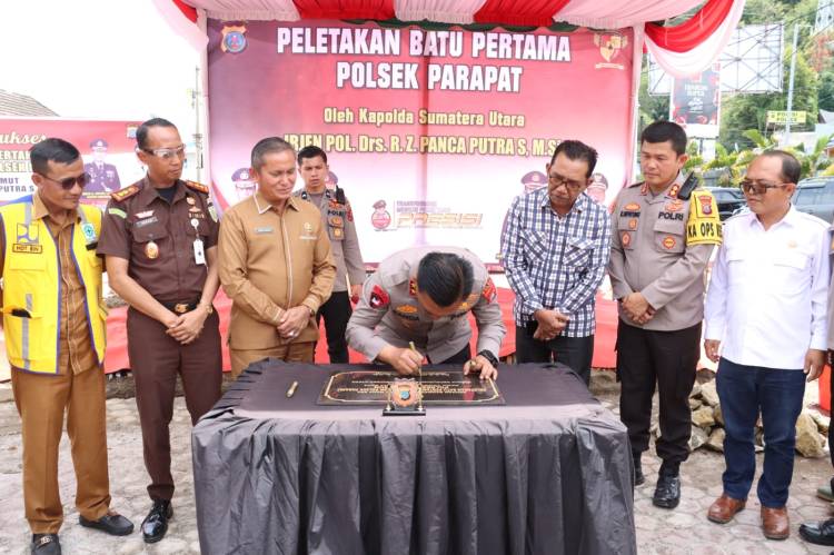 Peletakan Batu Pertama Revitalisasi Polsek Parapat oleh Kapoldasu