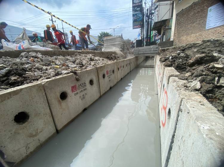 Saluran Drainase Diperluas Guna Atasi Genangan air di Jalan Sutomo Medan Timur