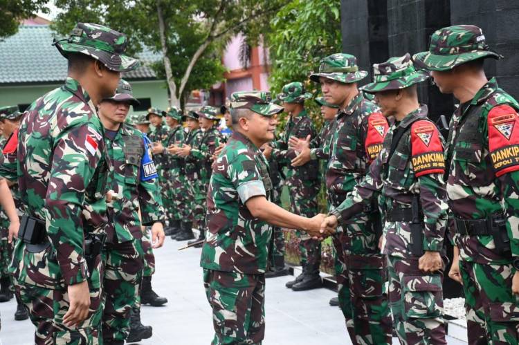 Latihan Pratugas Yonkav 6/NK Pangdam I/BB Berikan Jam Pimpinan