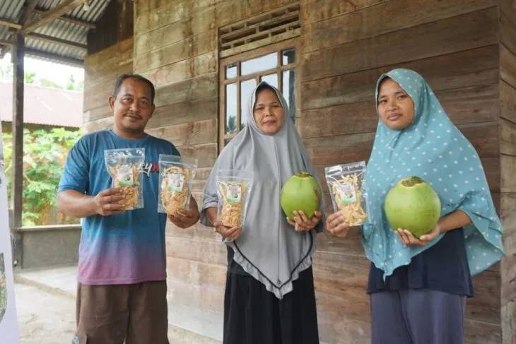 Membuat Kelapa Memiliki Nilai, Guna Nambah Mencukupi Berbagai Kebutuhan Harian.