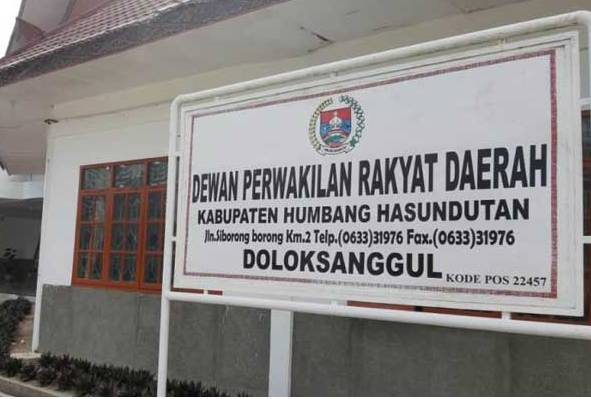 Rapat Paripurna Pengambilan Keputusan Atas Ranperda Pertanggungjawaban APBD TA 2022 dan Enam Ranperda Ditunda