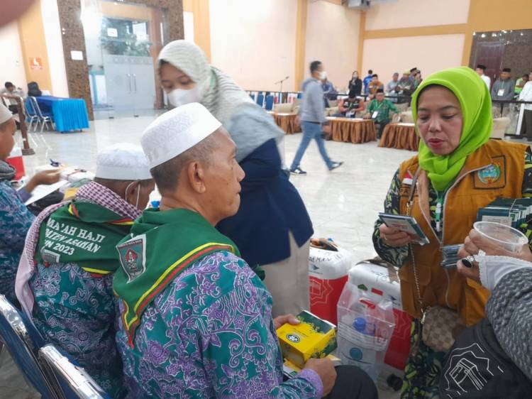Sambut kepulangan jamaah Haji Kloter III, Kaksn Kemenag Provinsi Sumut Bilang Ini