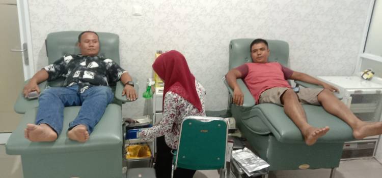Aksi Personil Kodim 0309/Solok Donorkan Darah, Bantu Masyarakat yang Kritis