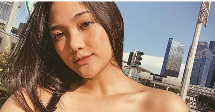 Waduh Penampilan Marion Jola Kenakan Baju Super Ketat Hingga Bra Nyeplak Bikin Tegak