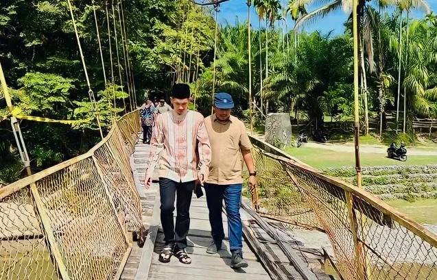 Jembatan Gantung Menghubungi Antar Desa Sangat "Memprihatinkan"