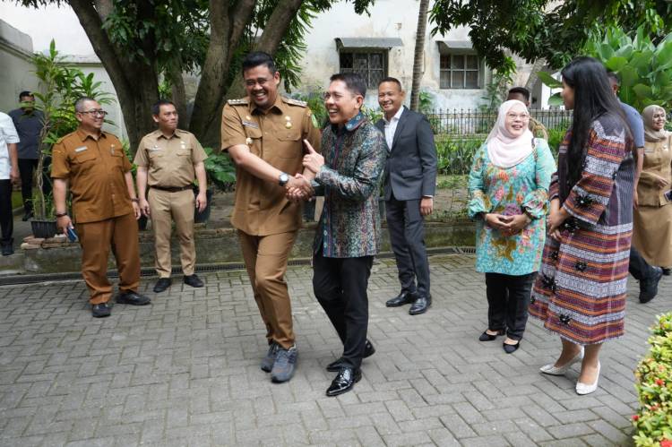 Bertemu Dengan Menteri Singapura, Wali Kota Medan Tawarkan Investasi di Kota Medan