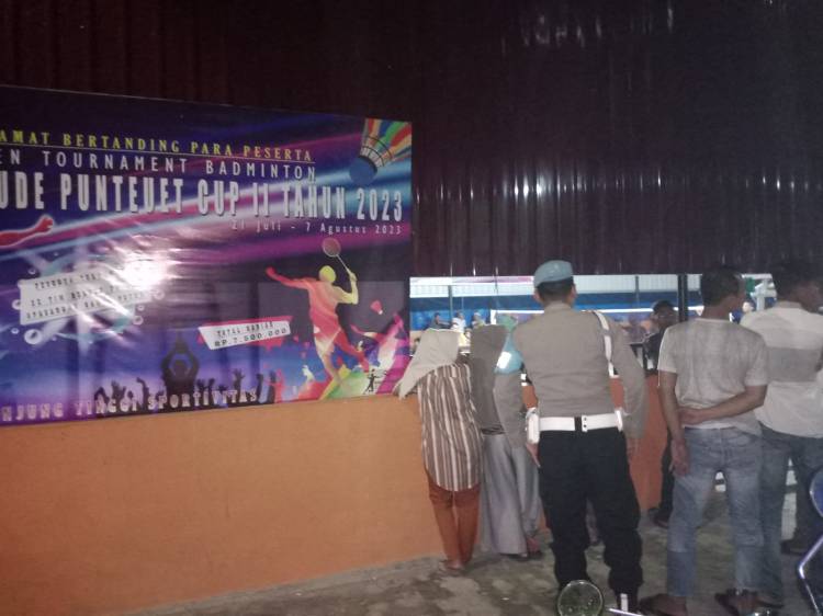 Personel Polsek Blang Mangat Patroli Malam Hari di Desa Asan Kareung