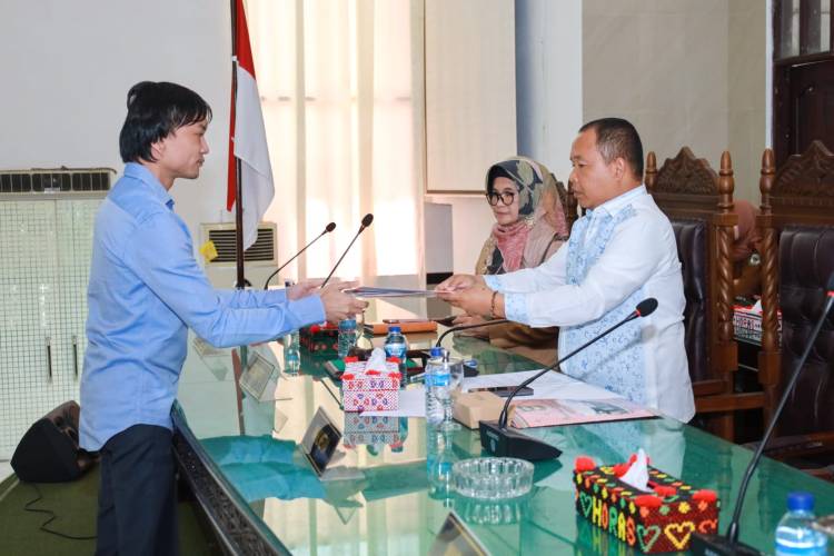 Walikota Hadiri Pandangan Umum 6 Fraksi DPRD Siantar Atas Ranperda Pertanggungjawaban APBD TA 2022.