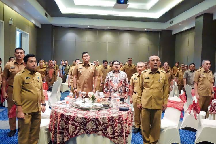 Disaksikan Bobby Nasution, Pejabat Pemko Medan Tandatangani Komitmen Pelaksanaan Budaya Kerja ASN Ber-Akhlak