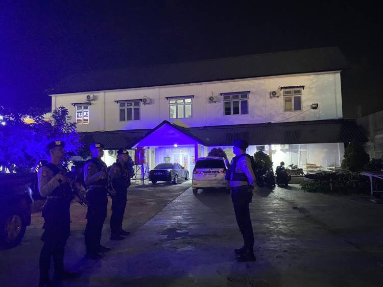 Tim URC Polres Lhokseumawe Rutin Patroli Menyalakan Lampu Biru di Malam Hari