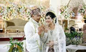 Apa Penyebabnya Shinta Bachir Gugat Suami Cerai...?