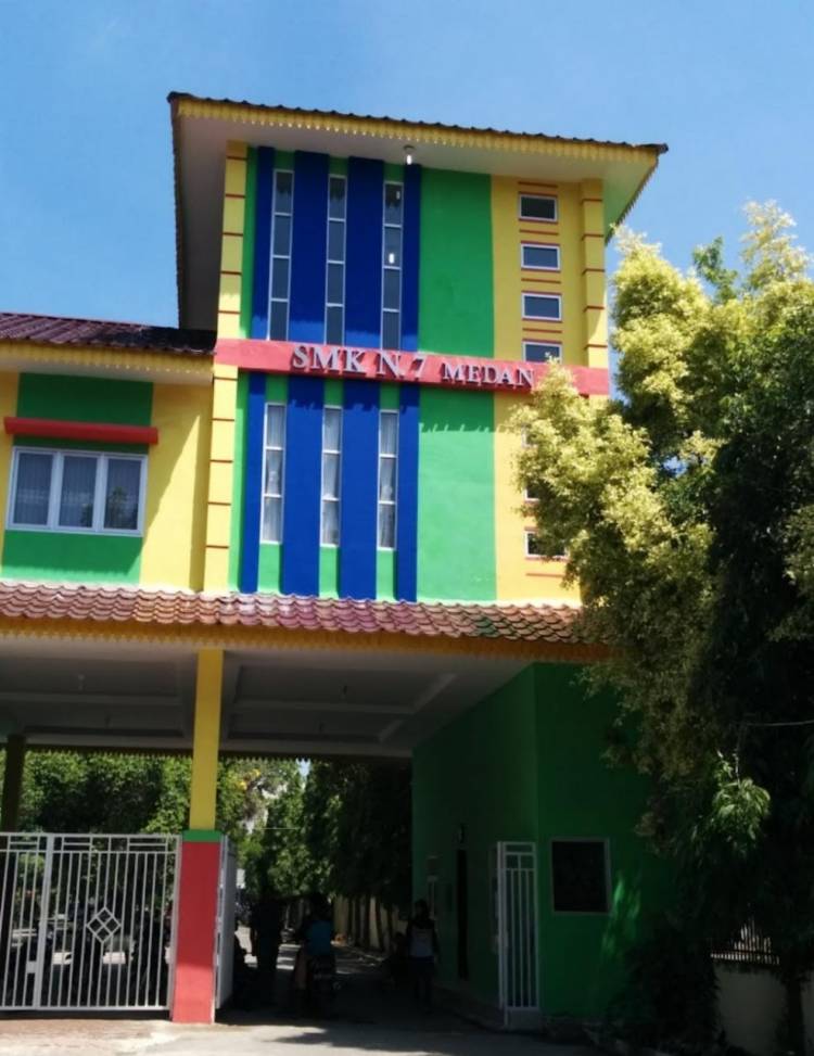 Diduga Kepsek SMKN 7 Medan Selewengkan Dana BOS