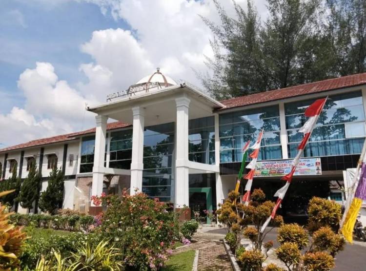 Diduga Tidak Transparan Kepsek SMKN 3 Medan Tidak Jawab Konfirmasi Wartawan