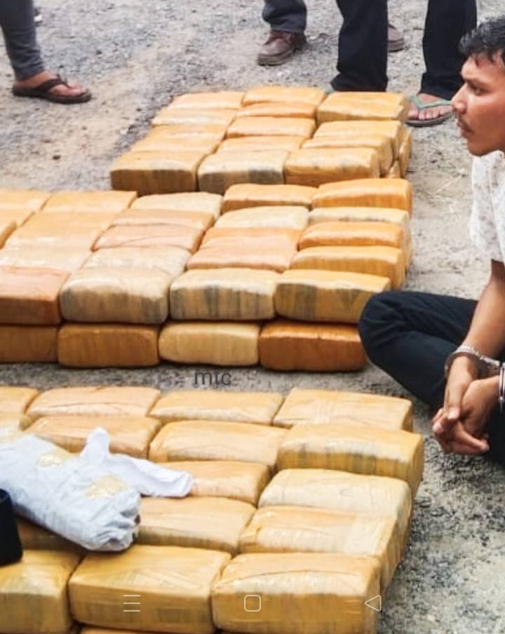 Bentuk Solidaritas Sesama Rekan, Puluhan Wartawan Di Kabupaten Karo Gelar Aksi Lilin di Lokasi Kebakaran