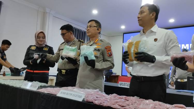 2 Kg Sabu dan 36 Ribu Ekstasi dari Riau Gagal Diedarkan di Sumut