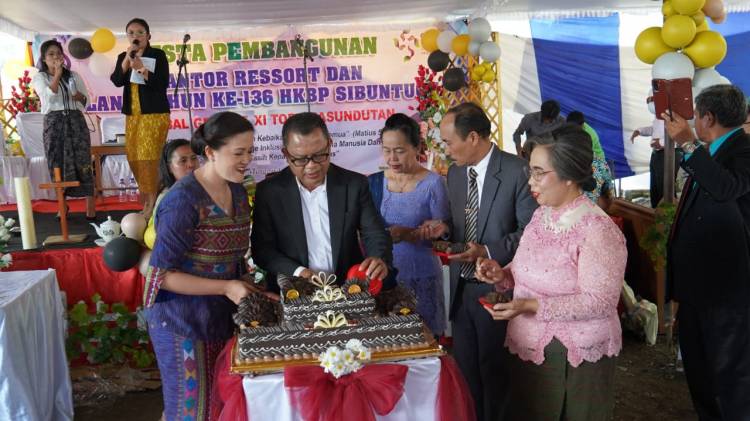 Pesan Bupati Toba pada HUT ke-136 HKBP Sibuntuon :Manfaatkan Anugerah Tuhan