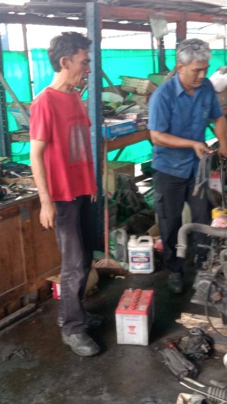 Preventive Maintenance Alat Berat  Forklif Berkerjasama dengan Tim Secara Profesional