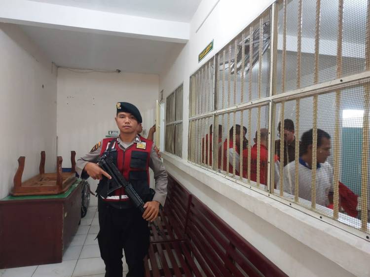 Sat Samapta Polres Simalungun Amankan Sidang di Pengadilan Negeri Simalungun