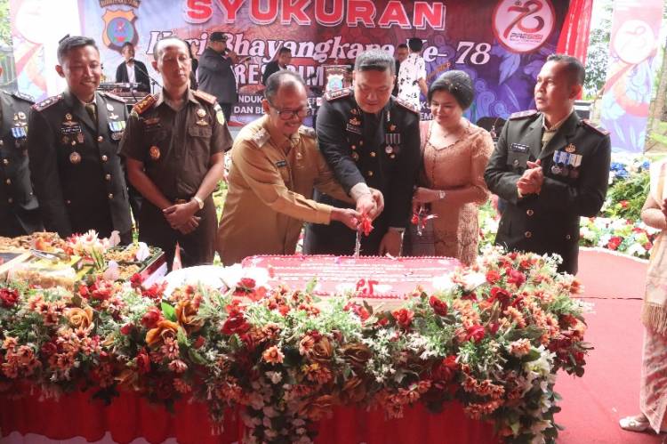 Syukuran HUT Bhayangkara ke-78 di Polres Simalungun Berlangsung Meriah dengan Keakraban Unsur Forkopimda