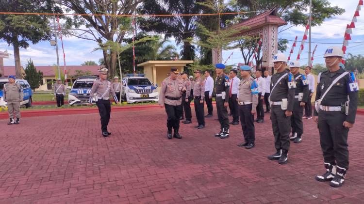 Kapolres Simalungun Pimpin Apel Gelar Pasukan "Ops Patuh Toba - 2024" untuk Tertib Berlalu Lintas dan Wujudkan Indonesia Emas