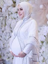 Lahiran Baby Syahrini Ditunggu Netizen