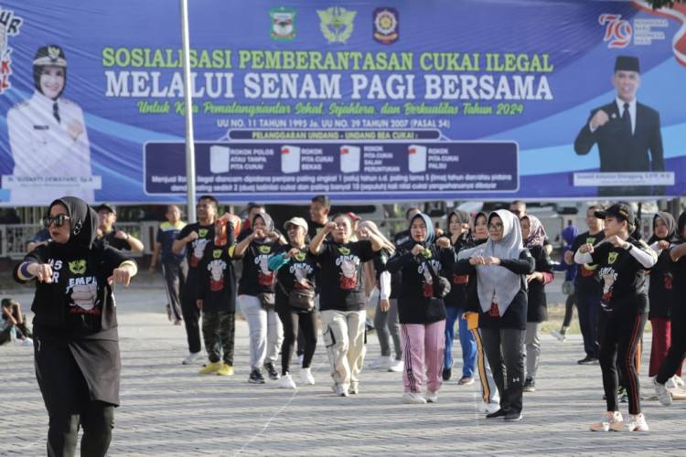Wali Kota Siantar Sosialisasi Betantas Cukai Ilegal Melalui Senam Pagi