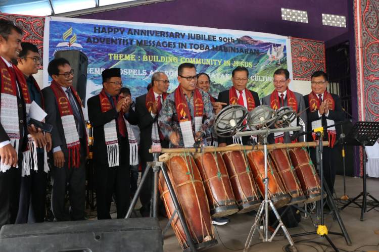 Jubileum 90 Tahun Pelayanan GMAHK di Toba, Bupati Toba: Momen Jubileum Tonggak Membangun Kebersamaan