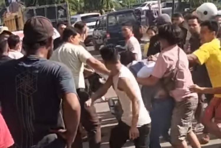 Video Viral di Medsos, Massa "Menghajar Seseorang, Kabarnya Pelaku Curanmor"