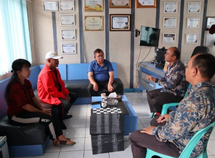Dukung Kegiatan Pembinaan, Rutan Tarutung Terima Bantuan 10 Buah Catur Bagi Warga Binaan dari Yayasan Nelson Pandapotan Sitompul (NPS)