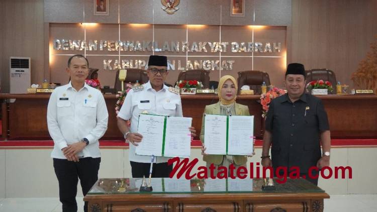 Pj. Bupati Langkat Faisal Hasrimy hadiri Rapat Paripurna DPRD, Tandatangani Nota Kesepakatan Perubahan APBD 2024
