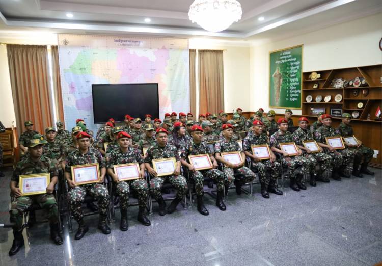 Puluhan Personel Militer Kamboja Lulus Kursus Bahasa Indonesia