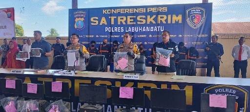 Polres Labuhanbatu Ungkap Praktek Judi Online beromset Puluhan Juta Rupiah, 11 Tersangka Diamankan