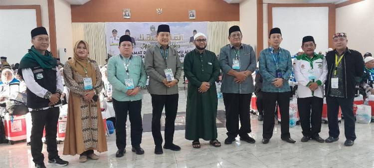 359 Jemaah Haji Kloter 12 Tiba di Tanah Air