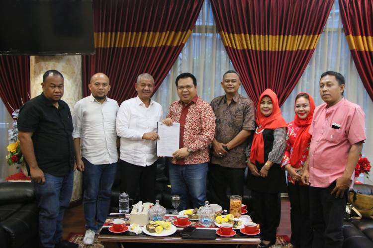 Kumpulkan Pegiat Literasi Sutarto Minta Angkat Minat Baca Sumut