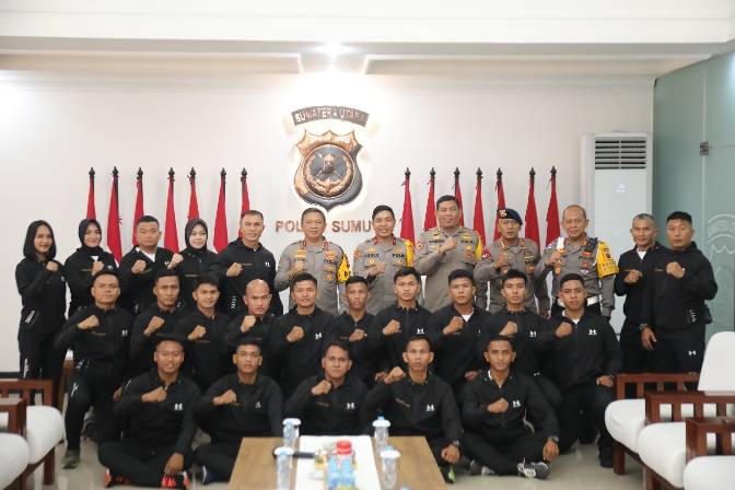 Lepas Tim Karate Bertanding di Jakarta, Kapolda Sumut: Raih Prestasi dan Bawa Medali!