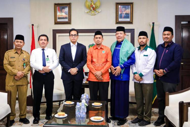 "Rico Waas Dukung Pekan Khas IV yang Digelar MUI Medan"