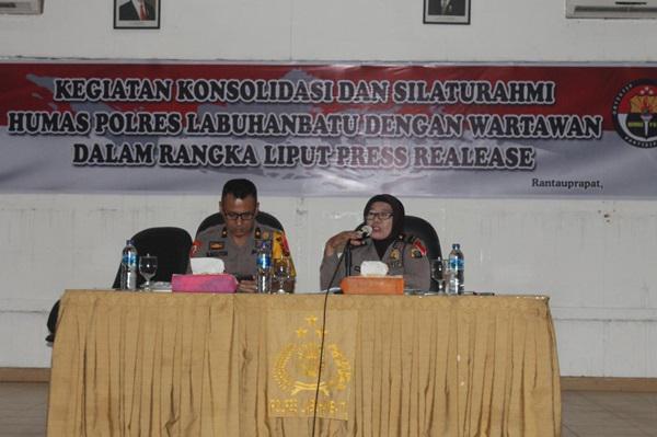 Polres Labuhanbatu Ajak Wartawan Sajikan Berita Berimbang