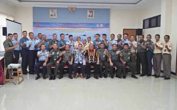 30 Prajurit dan PNS TNI Program Pasca Sarjana Ikuti Seminar Manajemen SDM
