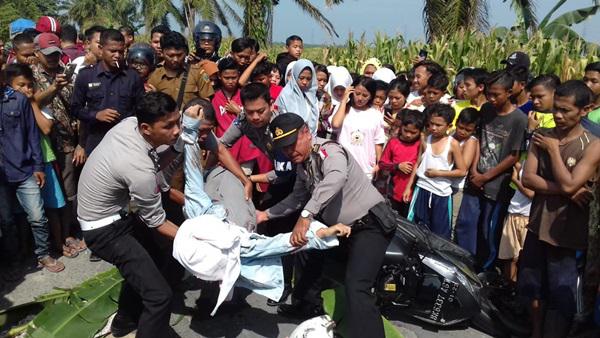 Nahas, Tria Tewas Terlindas Truk Saat Pulang Sekolah