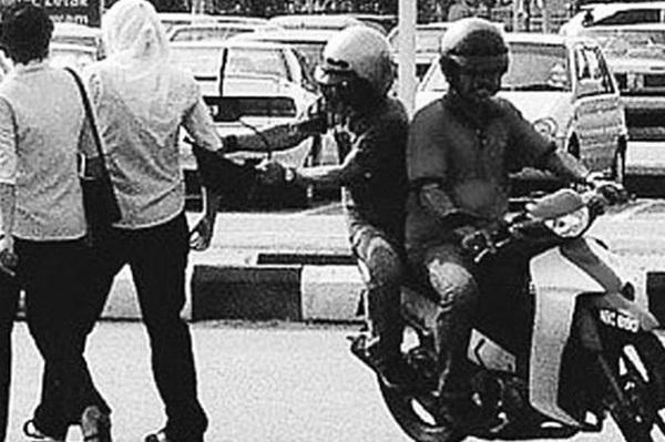 Jambret Kembali Beraksi di Fly Over Amplas, Kalung IRT Seharga Rp5.5 Juta Disikat