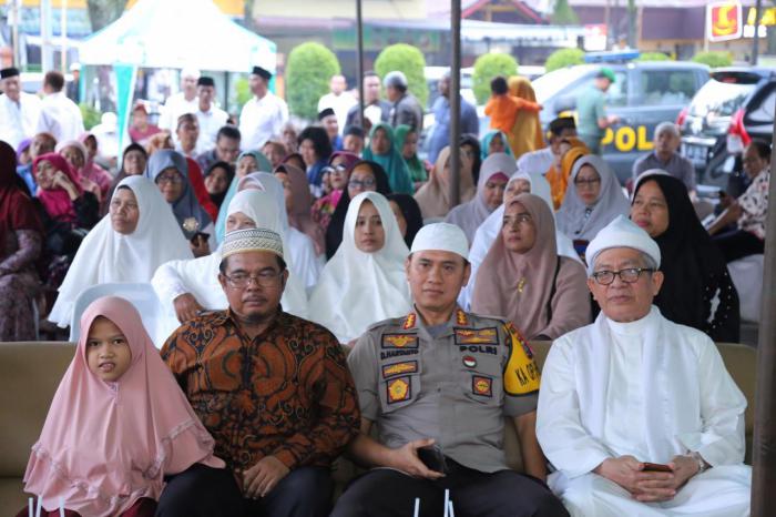 Kapolrestabes Medan Silaturahmi Dengan Masyarakat Kecamatan Medan Baru
