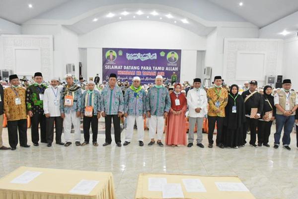 Jamaah Haji Sergai Debarkasi Medan Tiba di Tanah Air