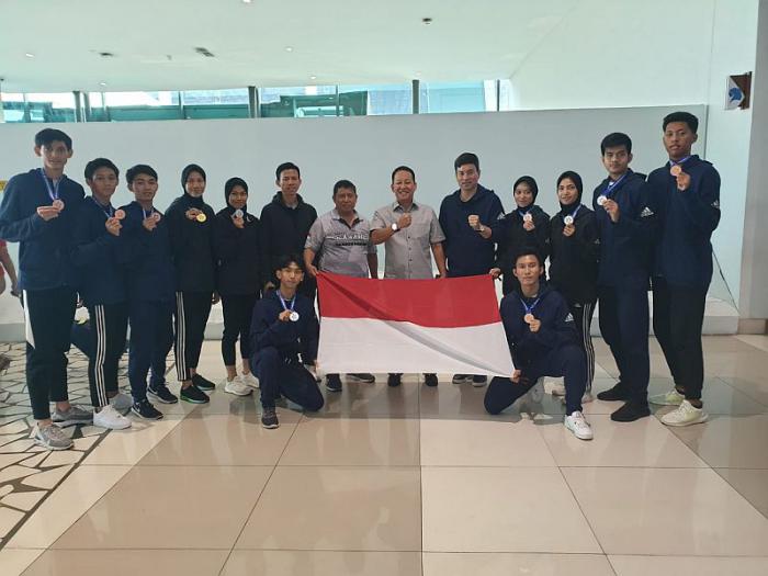 Kontingen Taekwondo Indonesia Beri Kado Istimewa di HUT ke-74 Republik Indonesia