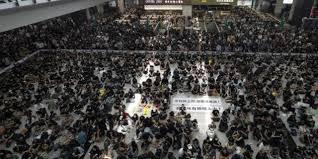 Pasca Ribuan Orang Protes, Bandara Hong Kong Kembali Dibuka 
