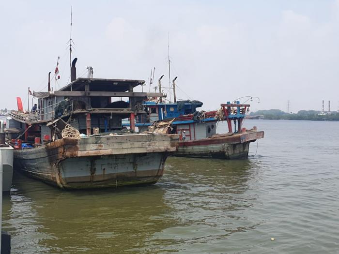 Petugas TNI AL Belawan Tangkap Dua Kapal Pukat Rawl