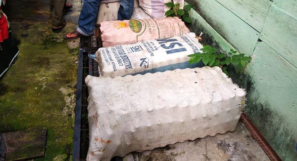 Polisi Grebek Rumah Pengoplosan Kecap Asin di Sidimpuan