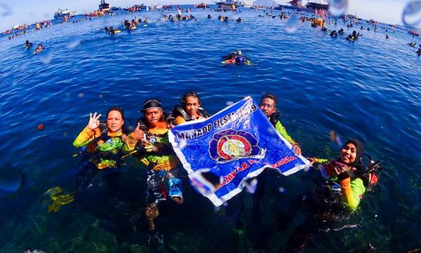 Warga Manado Antusias Saksikan WASI Pecahkan Rekor Selam Dunia