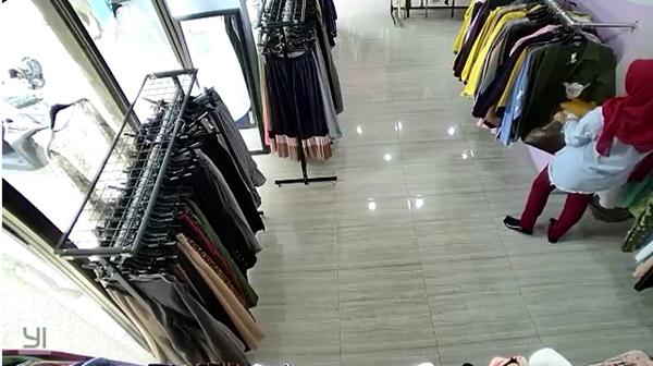 Terekam CCTV Mencuri di Toko Pakaian Jalan Dr Mansyur, Wanita Ini Diboyong ke Kantor Polisi
