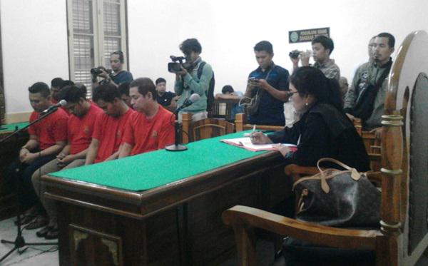 Seludupkan 28 Ekor Burung Dilindungi, Nakhoda Kapal dan 8 ABK Diganjar 8 Bulan Penjara