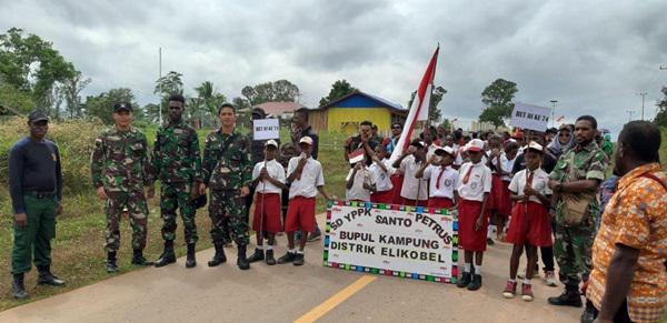 Sambut HUT ke-74 RI, Ini Kegiatan Prajurit TNI Bersama Masyarakat Perbatasan 
